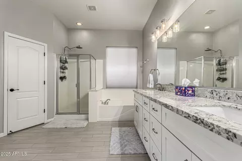 Bath - 3006 E Lexington Ave, Gilbert, AZ 85234 photo 2 of 3
