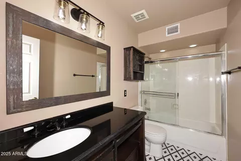 Bath - 6023 E Scafell Cir, Mesa, AZ 85215 photo 6 of 6