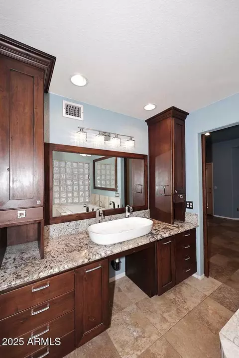 Bath - 6023 E Scafell Cir, Mesa, AZ 85215 photo 3 of 6