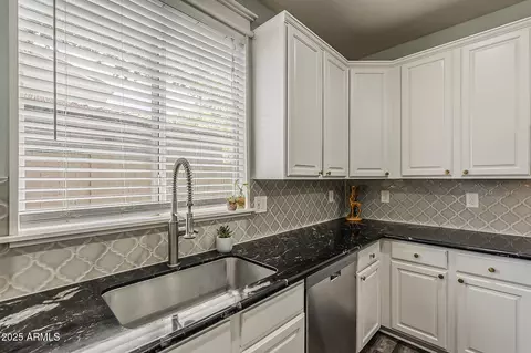 Kitchen - 3062 E Cullumber St, Gilbert, AZ 85234 photo 4 of 6