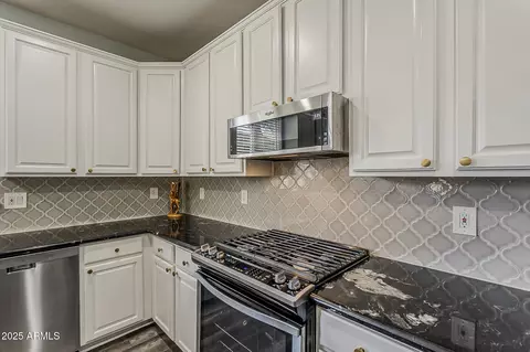 Kitchen - 3062 E Cullumber St, Gilbert, AZ 85234 photo 3 of 6