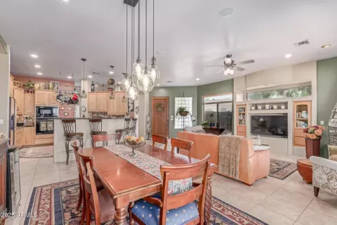 2129 E Beautiful Ln, Phoenix, AZ 85042 photo 9