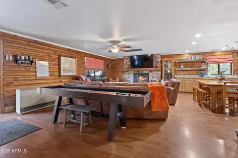 3004 Pinewood Dr, Overgaard, AZ 85933