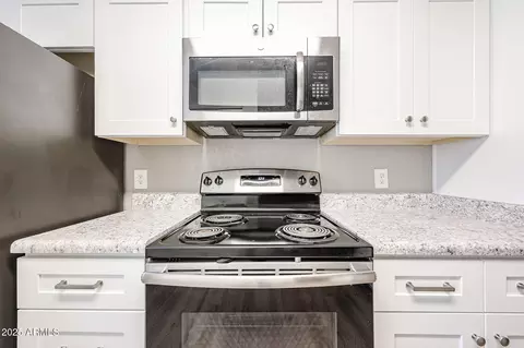 Kitchen - 2025 E Campbell Ave #137, Phoenix, AZ 85016 photo 2 of 3