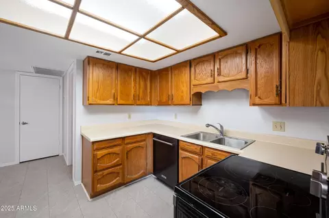 Kitchen - 8314 N 21st Dr #K208, Phoenix, AZ 85021 photo 2 of 2
