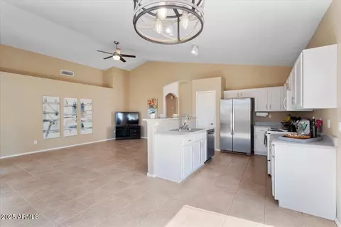 Kitchen - 4459 E Desert Wind Dr, Phoenix, AZ 85044 photo 1 of 5