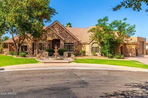 2558 E Page Ct, Gilbert, AZ 85234