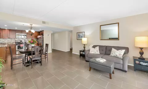7960 E Camelback Rd #409, Scottsdale, AZ 85251