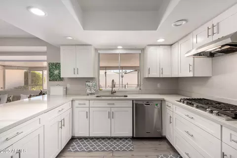 Kitchen - 533 E 7th Pl, Mesa, AZ 85203 photo 3 of 4