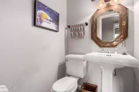 Bath - 533 E 7th Pl, Mesa, AZ 85203 photo 1 of 6