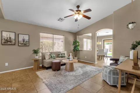 4101 S Dewdrop Ct, Gilbert, AZ 85297 photo 9