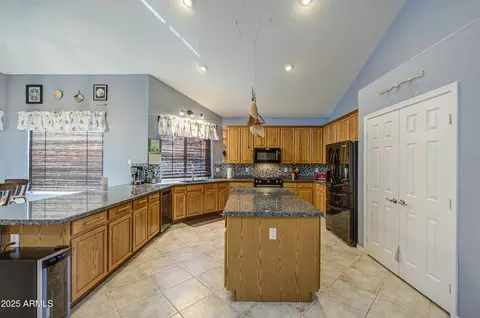 Kitchen - 9347 E Hillview Cir, Mesa, AZ 85207 photo 2 of 5