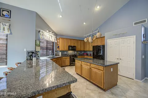 Kitchen - 9347 E Hillview Cir, Mesa, AZ 85207 photo 3 of 5