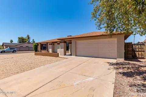 662 W Laguna Azul Ave, Mesa, AZ 85210