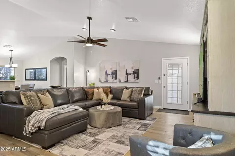 4111 S Dewdrop Ct, Gilbert, AZ 85297 photo 5