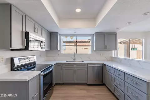 Kitchen - 16609 S 41st St, Phoenix, AZ 85048 photo 3 of 3