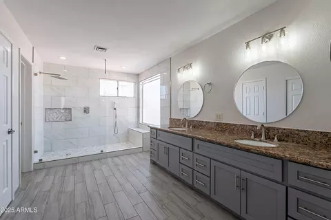 Bath - 16609 S 41st St, Phoenix, AZ 85048 photo 1 of 4
