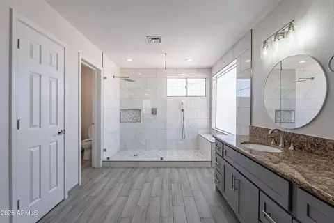 Bath - 16609 S 41st St, Phoenix, AZ 85048 photo 2 of 4