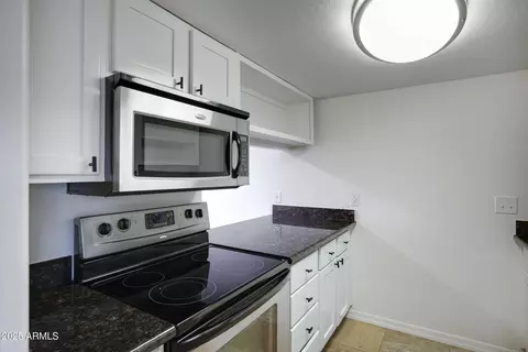 3619 E Monterosa St #202, Phoenix, AZ 85018