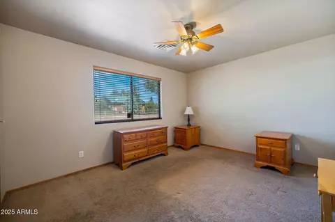 Bedroom - 2353 S Buffalo Loop, Overgaard, AZ 85933 photo 3 of 4