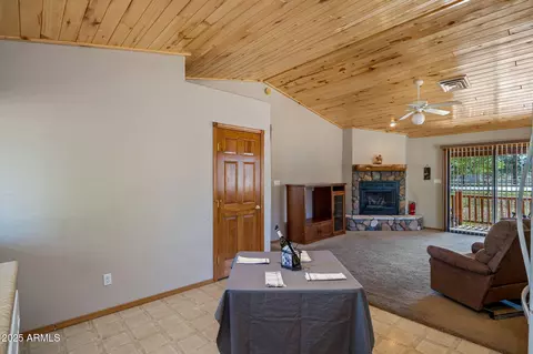 Dining - 2353 S Buffalo Loop, Overgaard, AZ 85933 photo 1 of 1