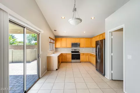 1037 E Baylor Ln, Gilbert, AZ 85296 photo 5