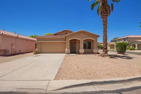 674 E Renegade Pl, San Tan Valley, AZ 85143