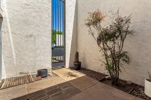 4648 N 40th St, Phoenix, AZ 85018 photo 6