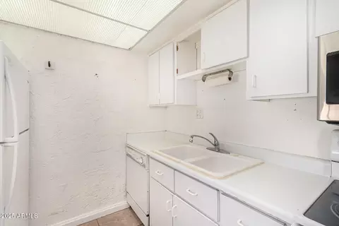 4648 N 40th St, Phoenix, AZ 85018 photo 14