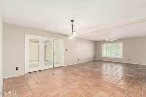 Living - 6025 N 10th Pl, Phoenix, AZ 85014 photo 3 of 3