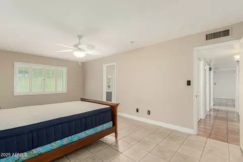 Bedroom - 6025 N 10th Pl, Phoenix, AZ 85014 photo 1 of 4