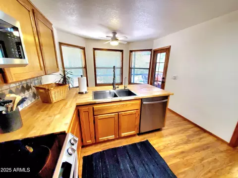 Kitchen - 604 E Amarillo Cir, Payson, AZ 85541 photo 3 of 4