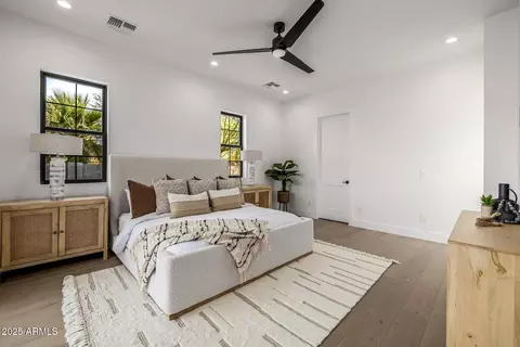Bedroom - 4813 Earll Dr, Phoenix, AZ 85018 photo 1 of 12