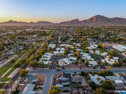 View/Area - 4813 Earll Dr, Phoenix, AZ 85018 photo 11 of 15