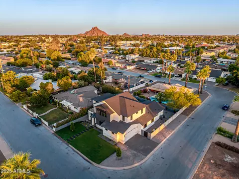 View/Area - 4813 Earll Dr, Phoenix, AZ 85018 photo 2 of 15