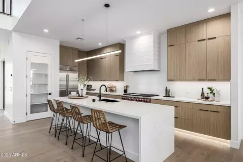 Kitchen - 4813 Earll Dr, Phoenix, AZ 85018 photo 1 of 6