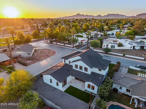 View/Area - 4813 Earll Dr, Phoenix, AZ 85018 photo 9 of 15
