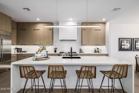 Kitchen - 4813 Earll Dr, Phoenix, AZ 85018 photo 5 of 6