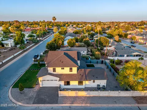 View/Area - 4813 Earll Dr, Phoenix, AZ 85018 photo 3 of 15