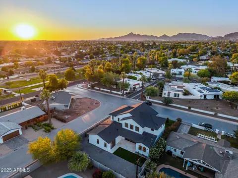 View/Area - 4813 Earll Dr, Phoenix, AZ 85018 photo 10 of 15