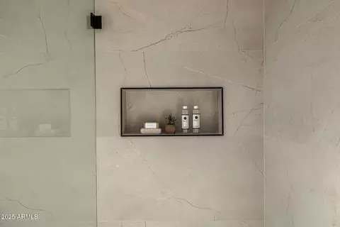Bath - 4813 Earll Dr, Phoenix, AZ 85018 photo 7 of 10