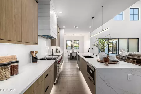 Kitchen - 4813 Earll Dr, Phoenix, AZ 85018 photo 4 of 6