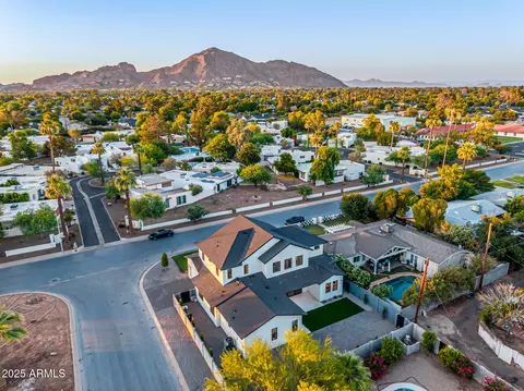 View/Area - 4813 Earll Dr, Phoenix, AZ 85018 photo 7 of 15