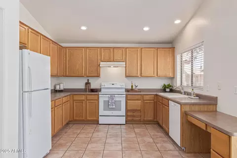 Kitchen - 10318 E Plata Ave, Mesa, AZ 85212 photo 1 of 3