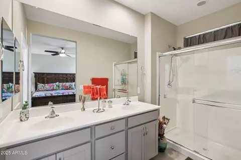 Bath - 5724 N 108th Ave, Phoenix, AZ 85037 photo 2 of 3