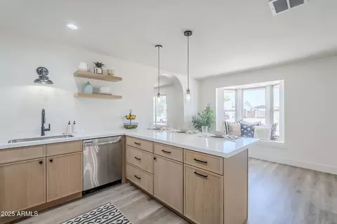 Kitchen - 2337 E Contessa St, Mesa, AZ 85213 photo 3 of 7