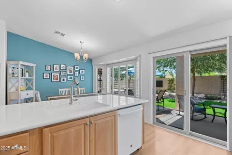 Kitchen - 5024 S Citrus Ct, Gilbert, AZ 85298 photo 6 of 6