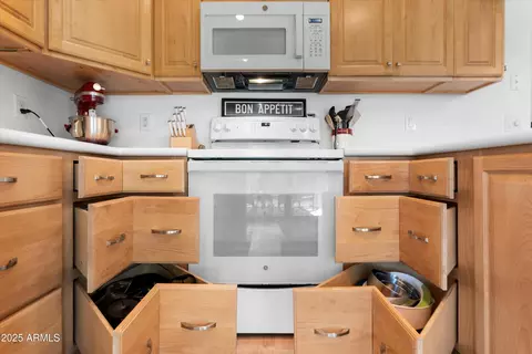 Kitchen - 5024 S Citrus Ct, Gilbert, AZ 85298 photo 3 of 6