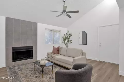 1075 E Chandler Blvd #212, Chandler, AZ 85225