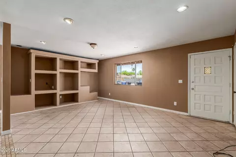 Living - 233 E 7th Dr, Mesa, AZ 85210 photo 2 of 3